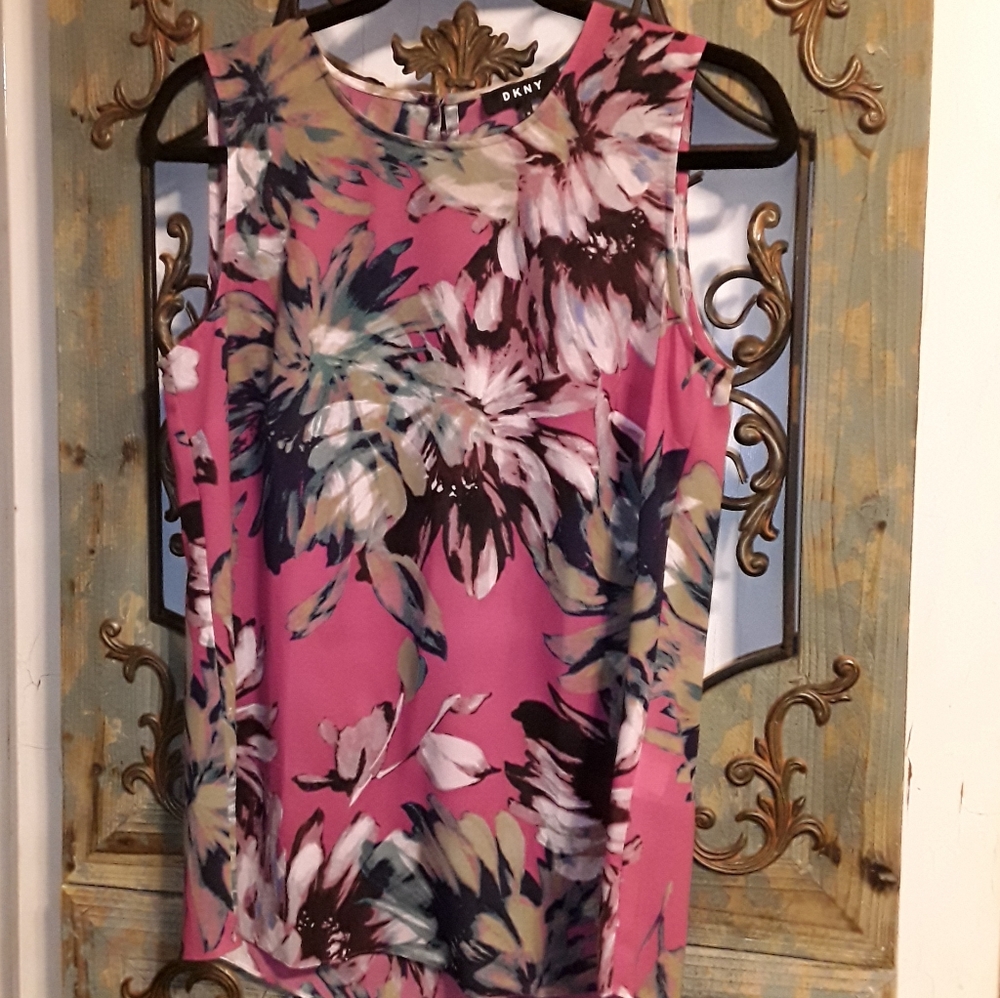 DKNY SLEEVELESS  BLOUSE SIZE  !!!!!FREE SHIP!!!!!!